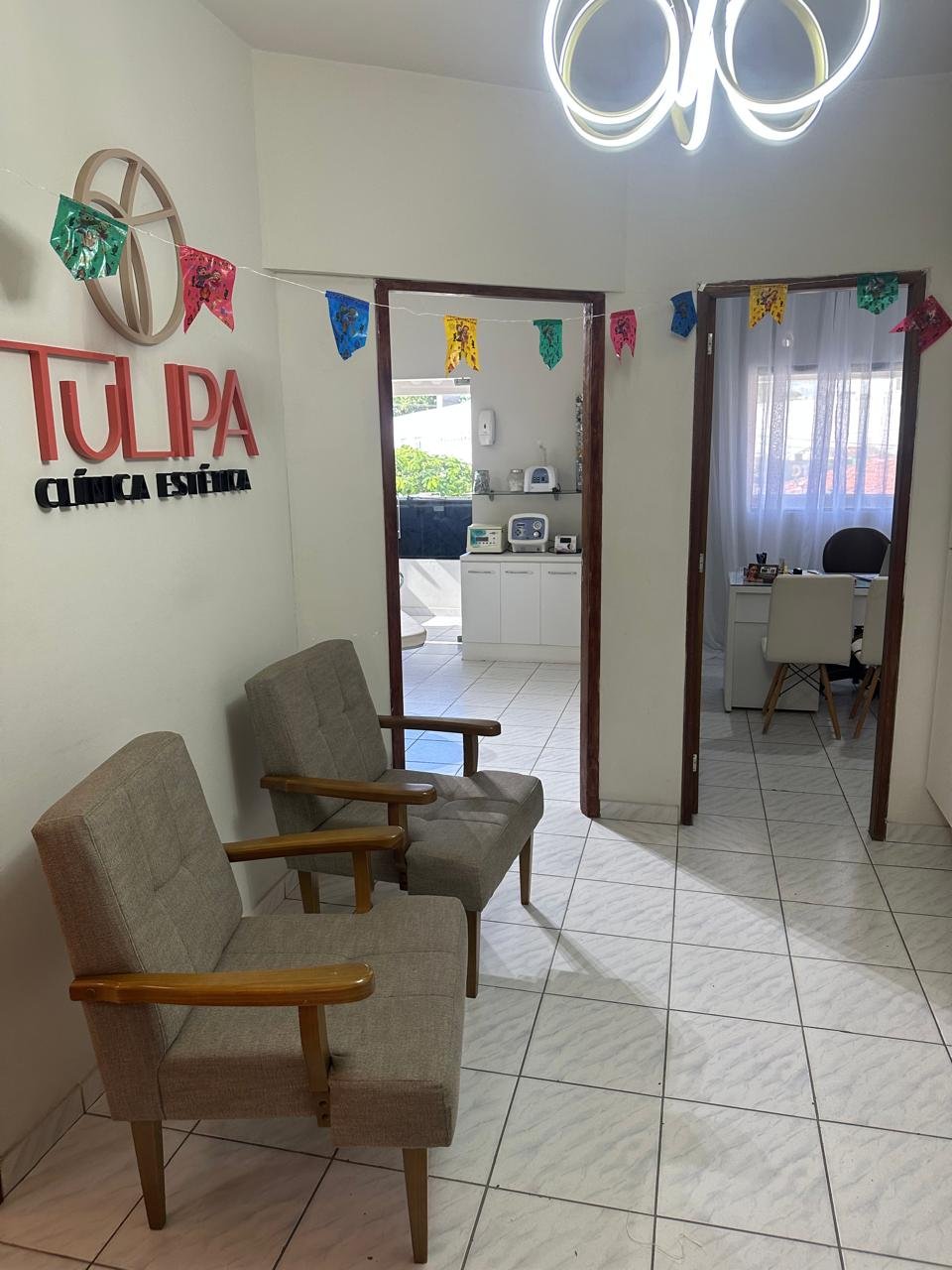 Entrada e recepção da clínica